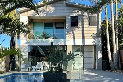 Image de The Palm - Beachside Home with Heated Pool, Cinema & Games Room