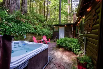 Image de White Rock Lodge-Iconic 1920s cabin, 2 bdr, close to dntwn