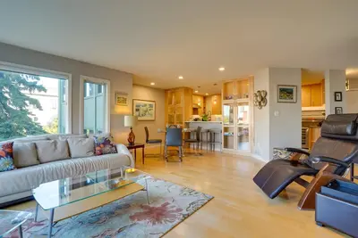 Image de Modern Anchorage Condo - Half-Mi to Downtown!