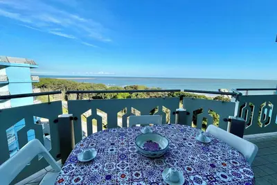 Image de Appartement avec vue sur la mer et piscine partagée