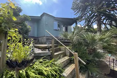 Image de Secluded Lodge at the top of the garden. Free Parking, Dog Friendly ÂŁ20 per pet