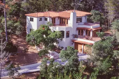 Image de Custom Built Rental on Lodge Hill! Stunning Home in a Peaceful Neighborhood!