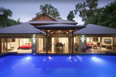 Image de Sisanya - Port Douglas Luxury Retreat with Heated Pool & path to the beach!