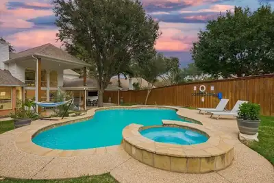 Image de Spacious and Luxury Home w/ Cinema Room and Pool