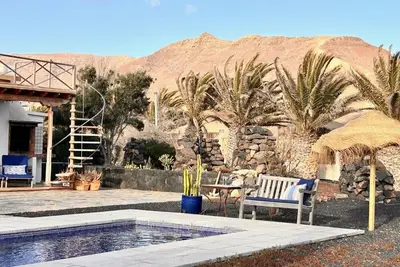 Image de Welcome to Casa Simbi, a sun filled cottage sure to delight.