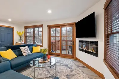 Image de The Bear Track Flat - Trois Chambres Appartement, Couchages 7