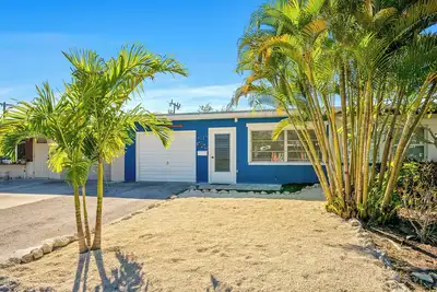 Image de Lazy Lizard! A Newly Renovated Island Cottage, Close to the Beach!