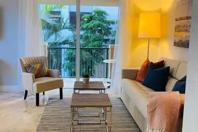 Image de Cozy 1 bedroom unit located in a Condo/Hotel in the heart of Coconut Grove-Free Parking
