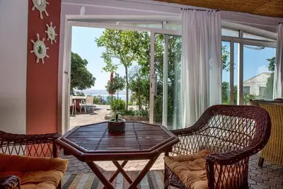 Imanje uz plažu sa tenis igralištem i bazenom: Unit A4