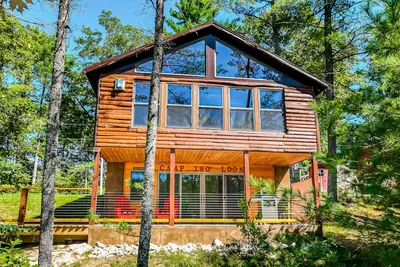 Image de Lakefront home with lovely lake views - one mile from the casino