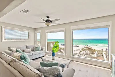 Image de Beachfront Townhome W/ Private Decks, Gulf Views, Beach Access & Free WiFi
