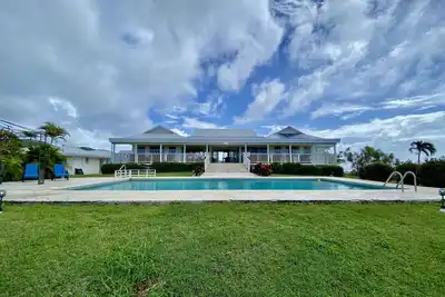 Image de Tropical Private Gated Estate - Ocean, Island & Harbor Views!