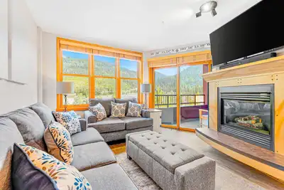 Image de Stylish and Bright Condo in the Heart of Keystone’s River Run Village