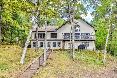 Image de Beautiful and quiet lake home w/air hockey, foosball, firepit, WiFi, central Ac