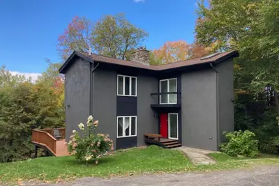 Image de Three-Level House Near Skiing w/Free WiFi, Private Washer/Dryer, Gas Fireplace