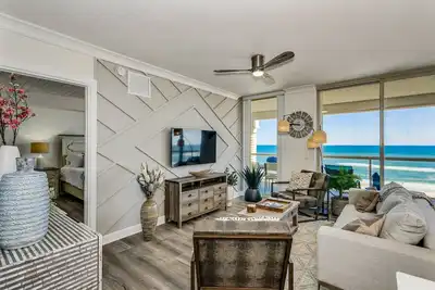 Image de Beachfront Condo |Unbelievable Gulf Views |Large Balcony | Renovated |Indoor Heated Pool |Gym & Spa