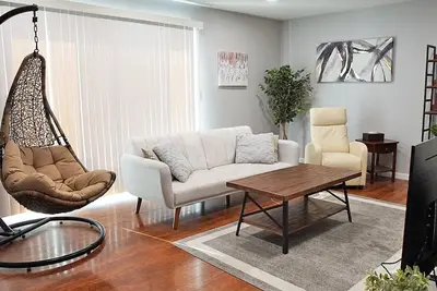 Image de Entire Spacious home 3bd\/2ba in the heart of the Bay Area