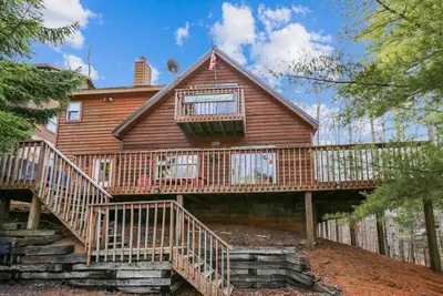 Image de Recently rejuvenated Timberline ski area home. Welcome to Still of the Night!