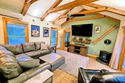 Waterfront Spacious Luxury Home, 5 min to Ll Bean!