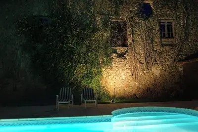 Image de L’Impasse du Temple - Superb Holiday 1 Br, beautiful gardens, salt water pool