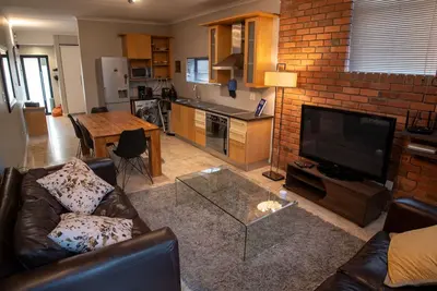 Image de Trendy Loft with Pool and Balcony in Popular Sandton