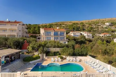 Stunning Residence Apartment Villa next to the beach