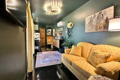 Image de Sassafras Container Tiny Home on the Saluda River