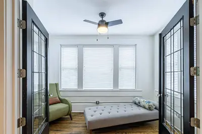Image de New! ! ! Gorgeous Apartment in the Heart of the City!