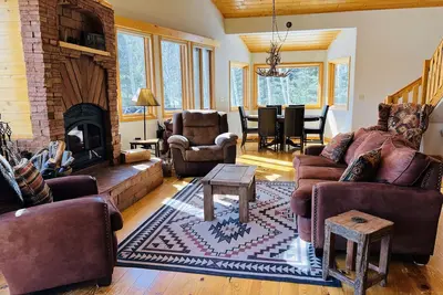 Image de Mountain Chalet Tucked in Aspen Grove with Mountain Views