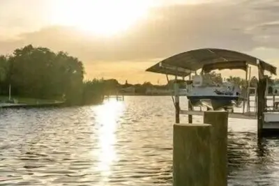 Image de Water property, canal access to the harbor and kayaking
