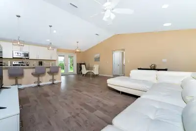 Image de 5★ Family Oasis | Great Location | ♛Royal Beds