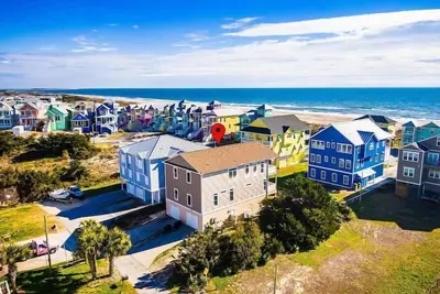Image de 2 Min Walk to Beach | Summer Paradise| Sleeps 6