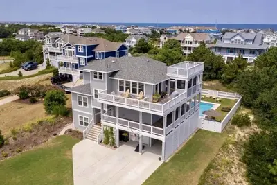 Image de Great for Families, Salt Water Pool, Sea & Sound Views, Quiet Gated Caul-De-Sac