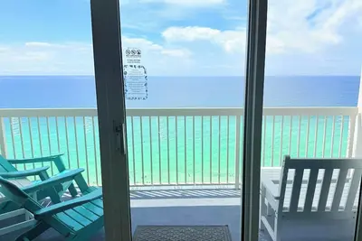 Image de Beachfront Condo Gorgeous Gulf view, Steps from the beach, Pool’s, Beach service