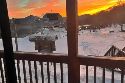 Image de Always In Season Ski In/Out\nCozy getaway just steps away from Omas Meadow