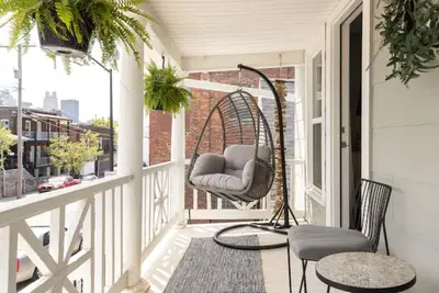 Image de 3 King Beds+ Walk the Street Car + Balcony