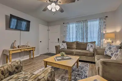 Image de Charming Gulfport Escape: Half-Mile to Beach!