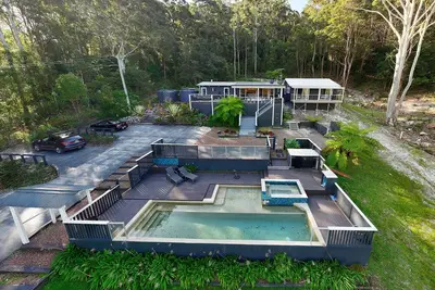 Image de Bellavia Forest Retreat with pool and spa. Minutes to lake and beaches!