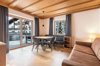 Image de Appartement \"La Grambla Sella 1\" avec vue sur les montagnes, balcon et Wi-Fi