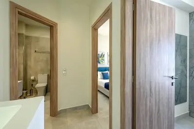 Image de Azure Villa -Beach Front