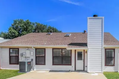 Image de This Cozy Home Is One Of A Kind