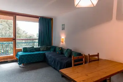Image de Appartement 6 pers proche pistes, commerces, Esf, garderie, animaux admis, parking, WiFi