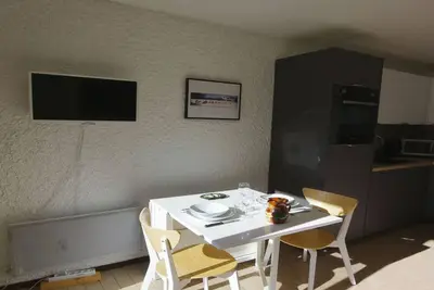 Image de Studio cosy à Champagny, 4 pers, kitchenette équipée, balcon sud, animaux admis