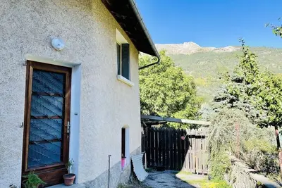 Image de Maison Rustique Avec Vue Sur La Montagne