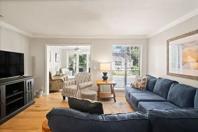 Image de Beautiful South Island, Fully Remodeled, 3 Bedroom Escape with Sunroom