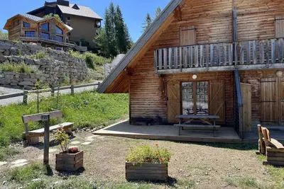Image de Chalet, 150m du centre station, vue montagne, remise en forme, piscine, terrasse, parking