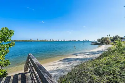 Image de 2miles 2 Beach-2 King Beds-Mid-century Modern