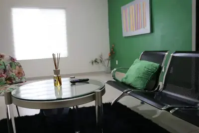 Image de 3br Condo| Bbq| 2 Pools| Gym| 10Min Drive to Beach