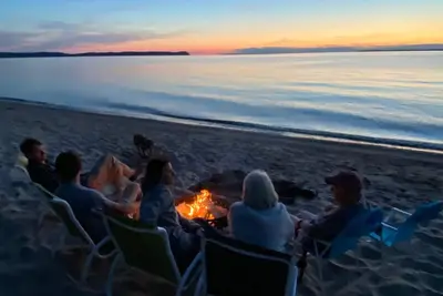Image de Stunning Lake Michigan Home with fireplace, steam room and sauna!