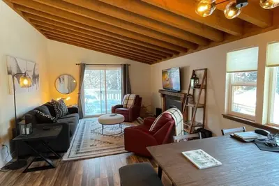 Image de Dogs welcome! Clean, cozy Sun Valley condo in Elkhorn